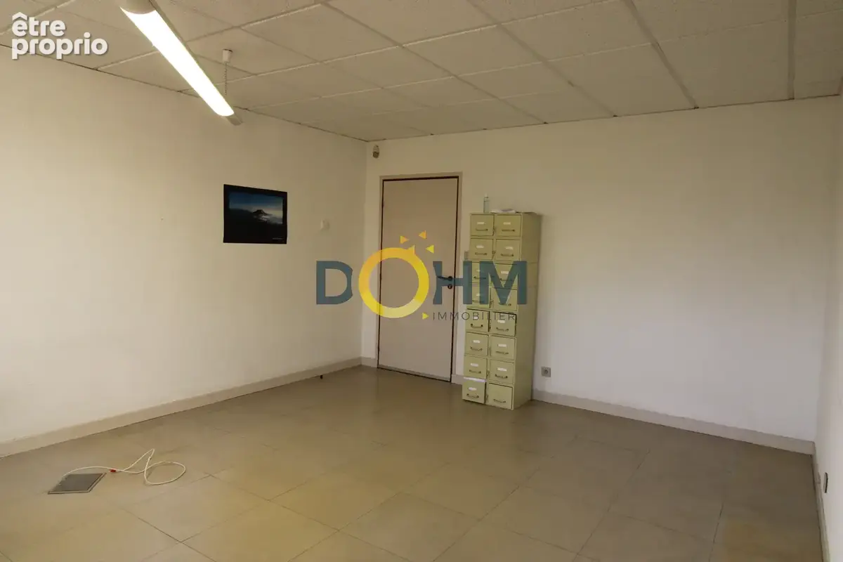 A vendre ambert local professionnel 50.60 m2 - photo 3