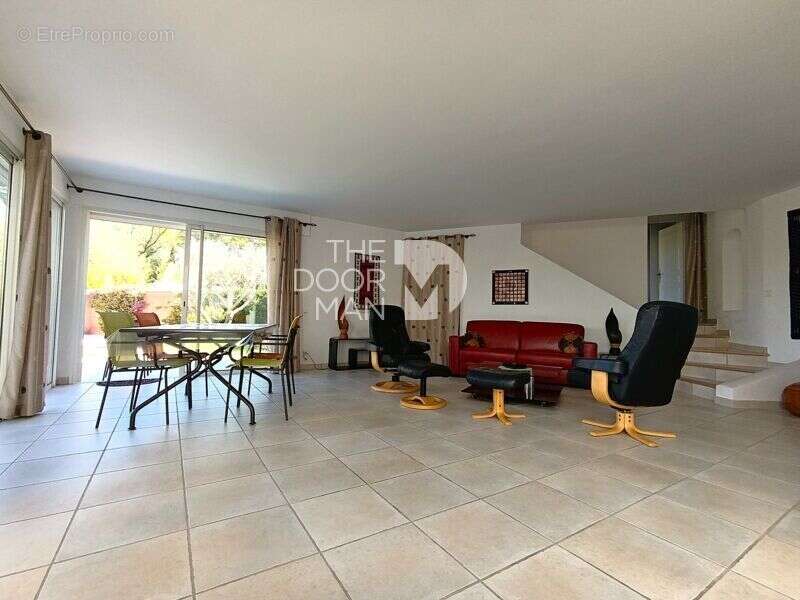 Maison à SIX-FOURS-LES-PLAGES