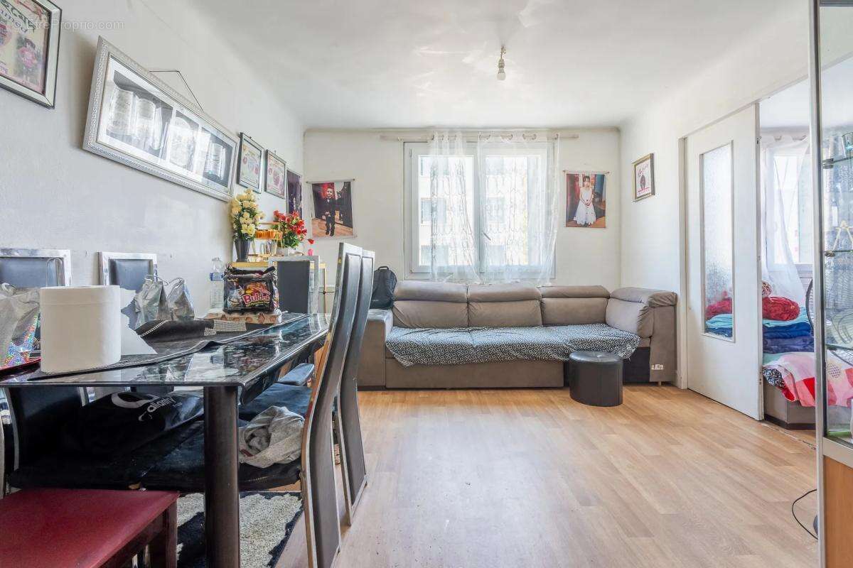 Appartement à AUBERVILLIERS