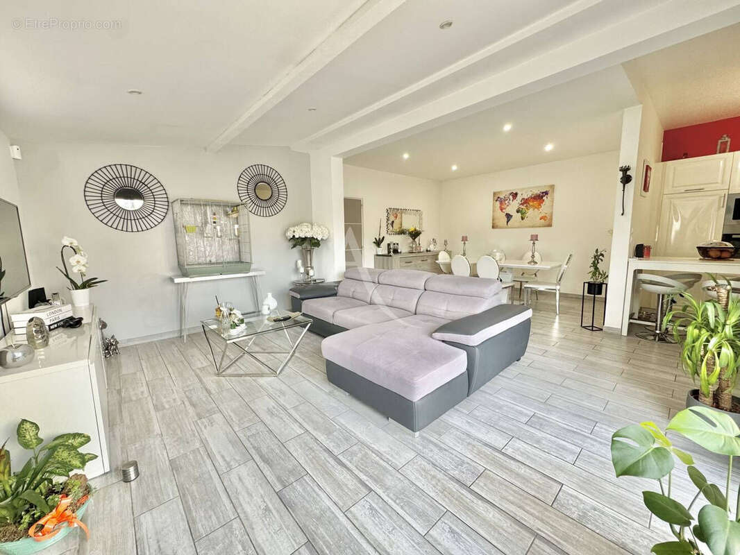 Maison à OZOIR-LA-FERRIERE