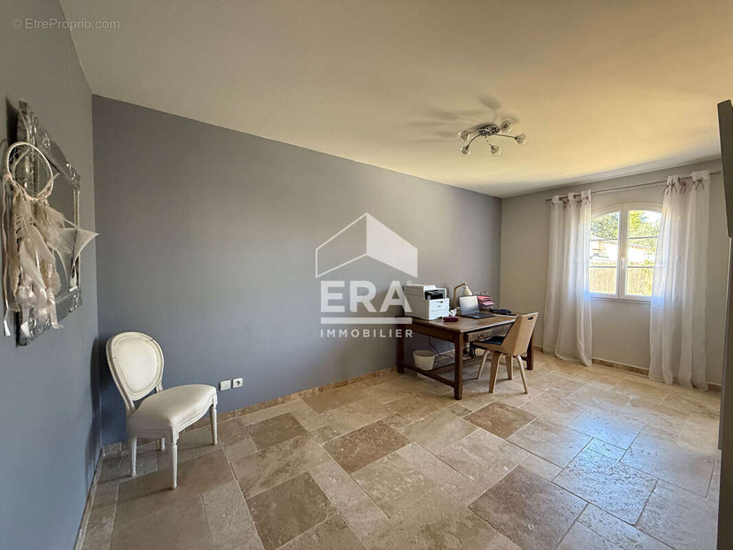 Maison à SAINT-MAXIMIN-LA-SAINTE-BAUME