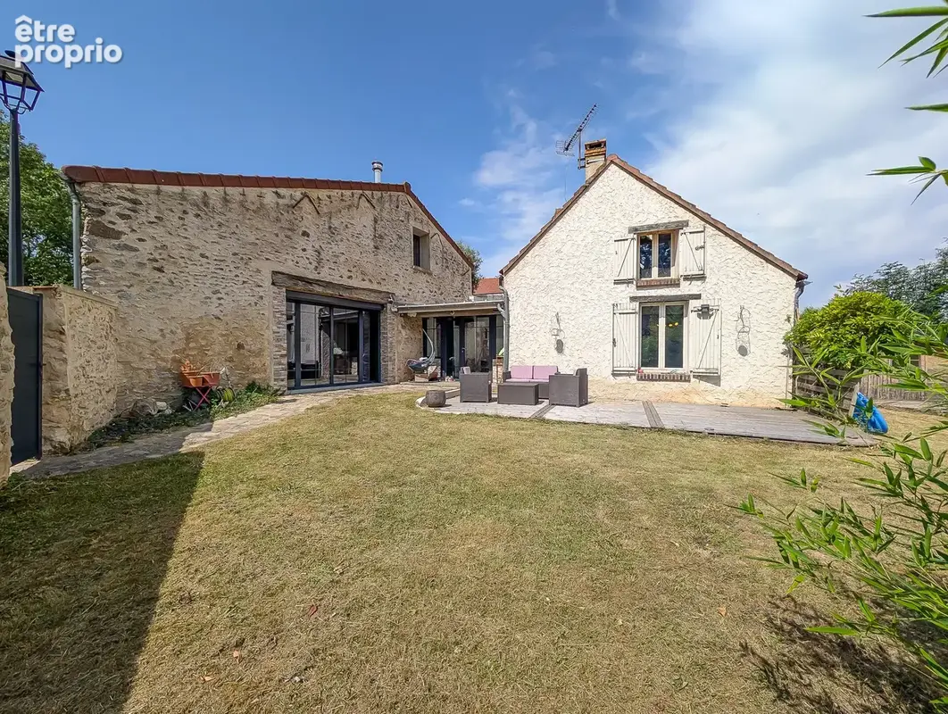 Maison à MAREIL-LE-GUYON