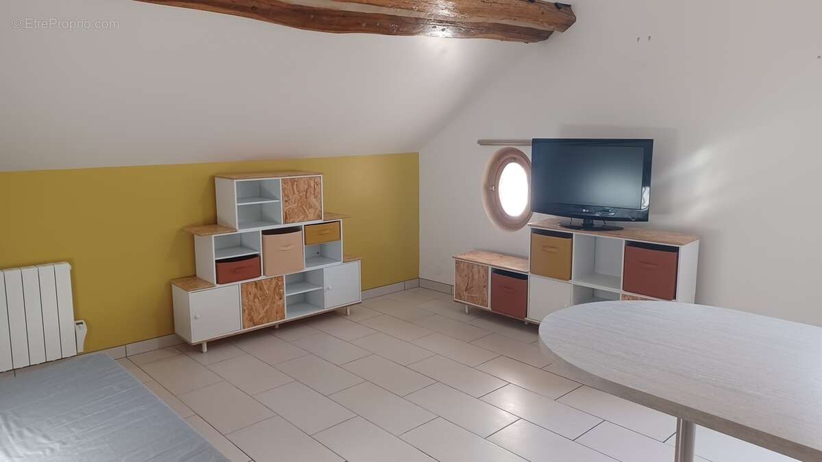 Appartement à COUILLY-PONT-AUX-DAMES