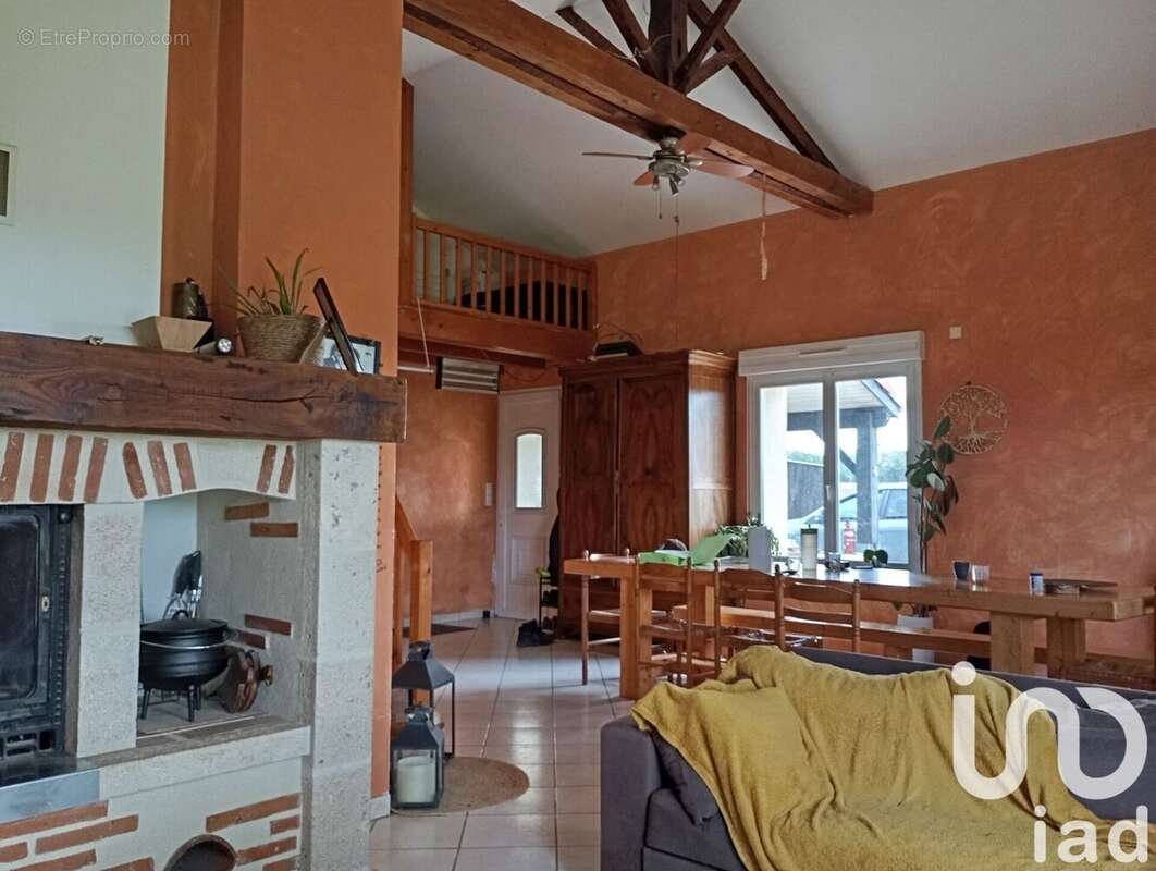 Maison 187 m² à Tremons  - photo 9