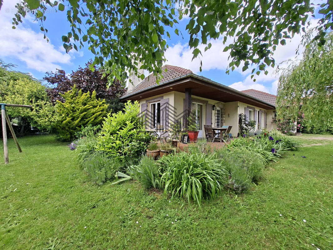 Maison à VIRONVAY