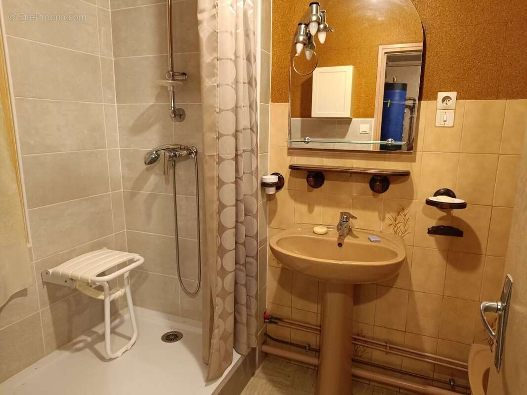 Maison à MONTELIMAR