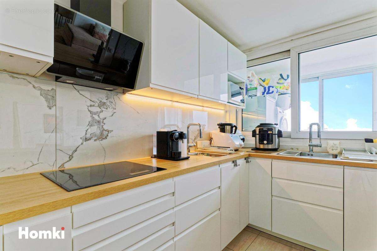 Appartement à CHARENTON-LE-PONT