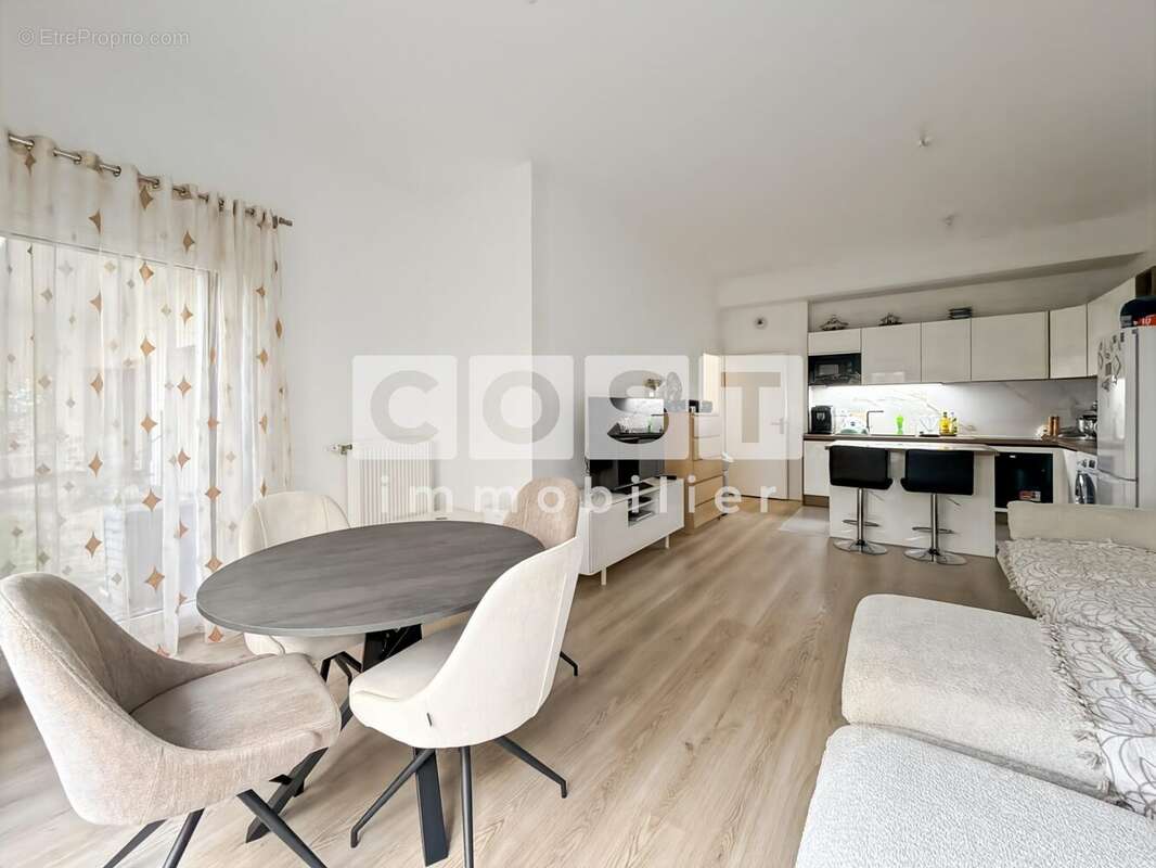 Appartement à COLOMBES