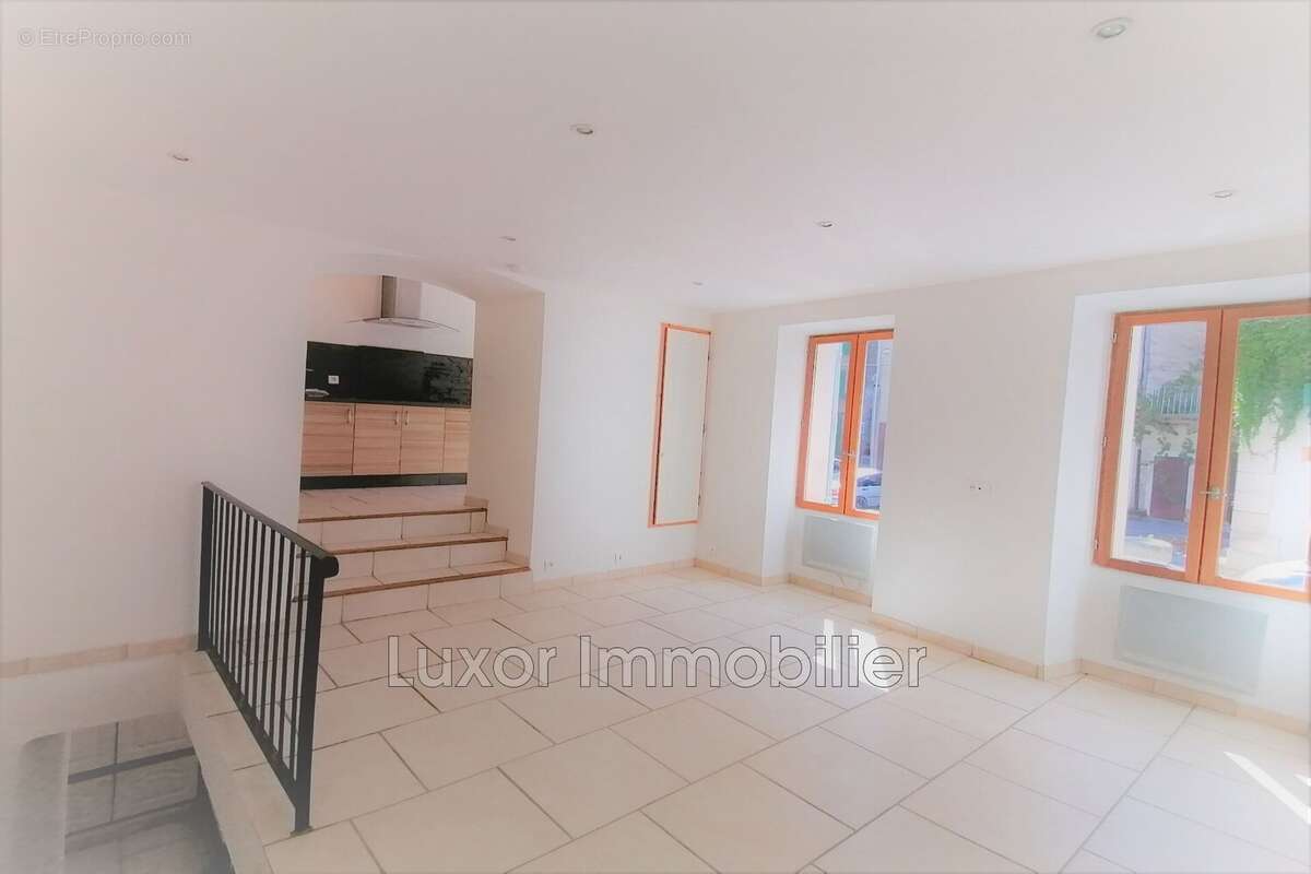 Appartement à CUCURON