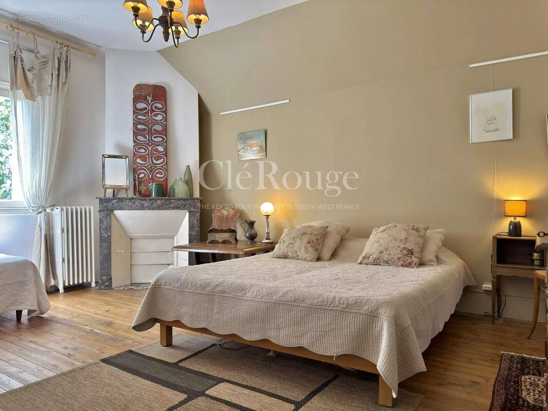 Proche de St-Foy-la-Grande - Magnifique propriété de charme de 5 chambres - photo 7