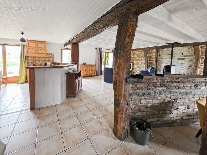 Maison à SAVIGNY-EN-REVERMONT
