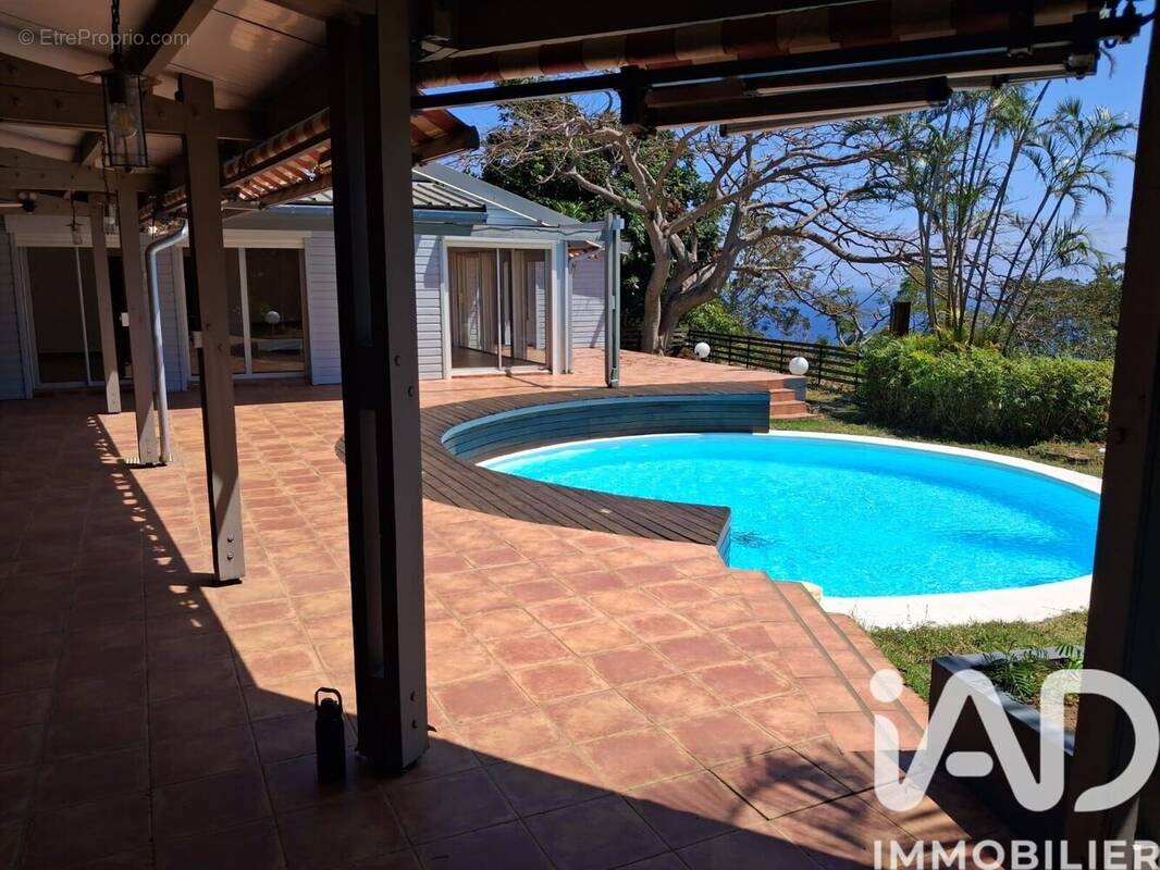 Photo 1 - Maison à SAINT-DENIS