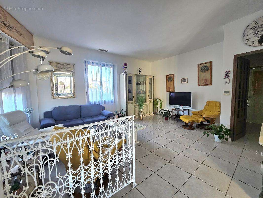 Maison à LA VALETTE-DU-VAR