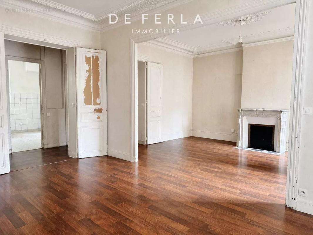 Appartement à PARIS-14E