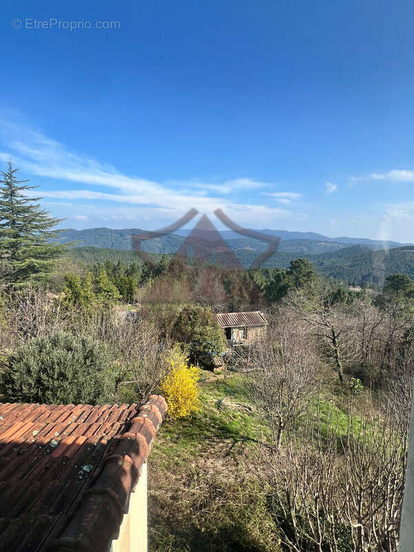 Appartement à LA VERNAREDE