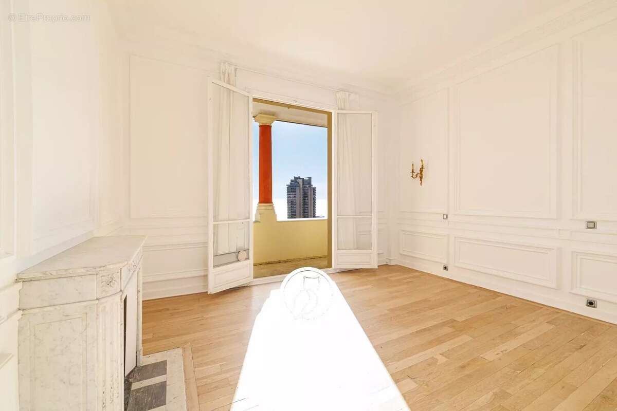 Appartement à BEAUSOLEIL