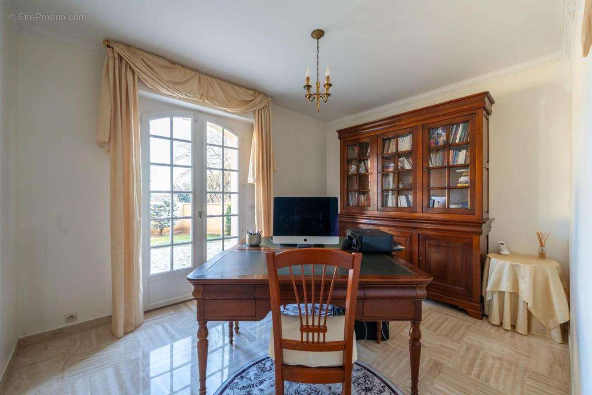 Maison 190 m² à Epinay-Sur-Orge  - photo 7