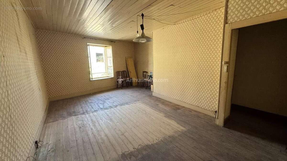 Maison à SOULAUCOURT-SUR-MOUZON