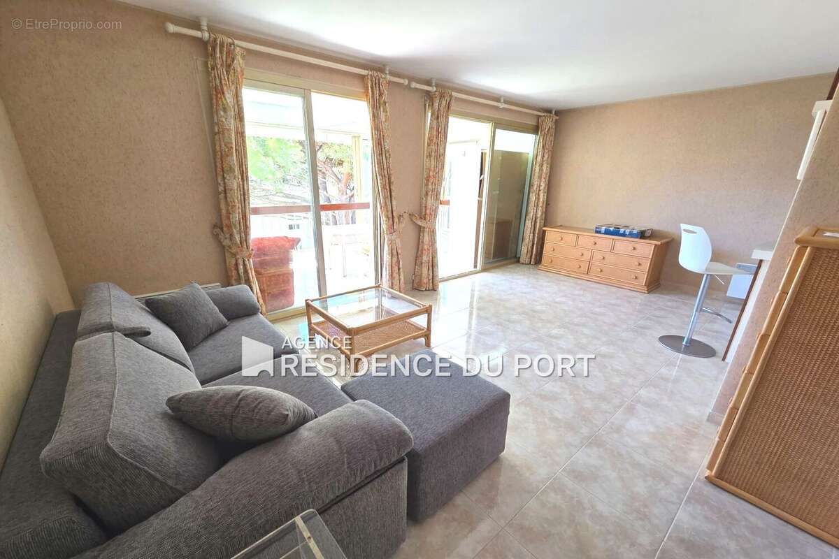 Appartement à MANDELIEU-LA-NAPOULE