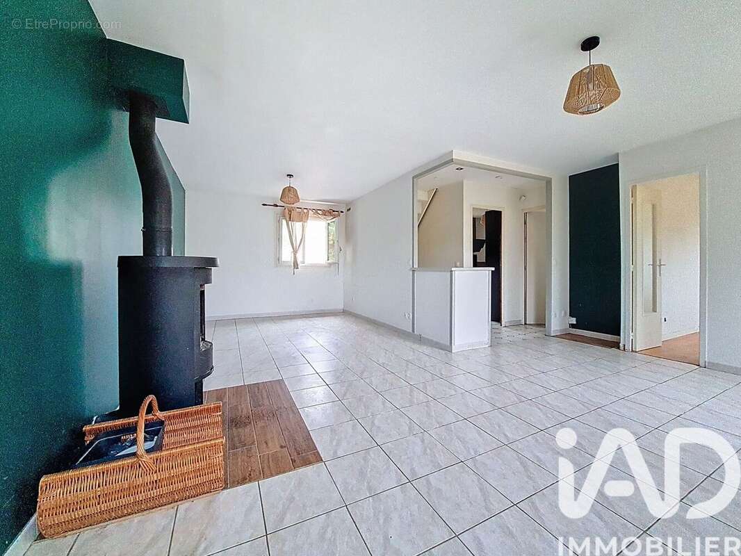 Photo 5 - Appartement à CRECY-LA-CHAPELLE