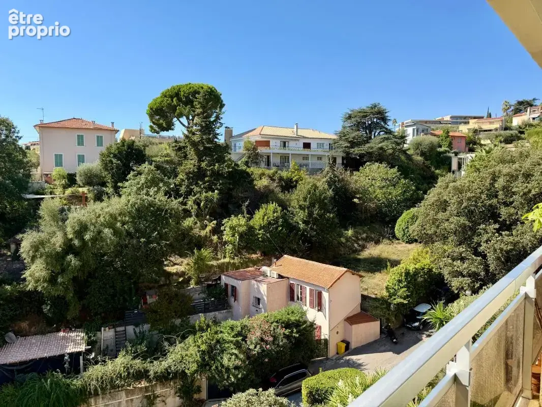 Nice Lanterne/ 3p parfait état / dernier étage/ terrasse vue mer / garage - photo 3