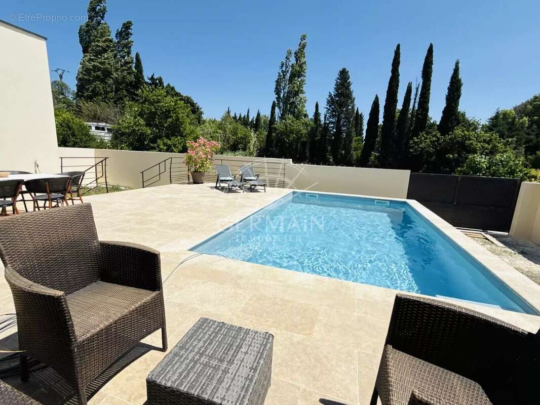 Maison à L'ISLE-SUR-LA-SORGUE