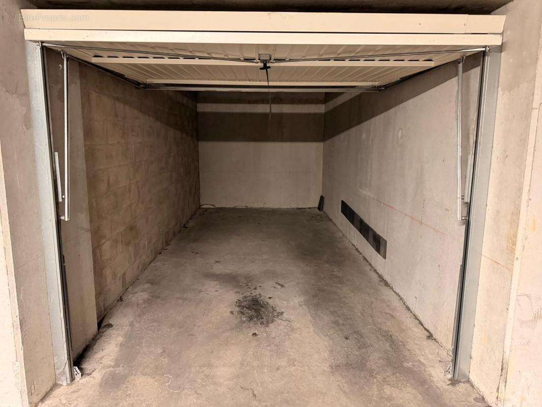Appartement à MARSEILLE-4E