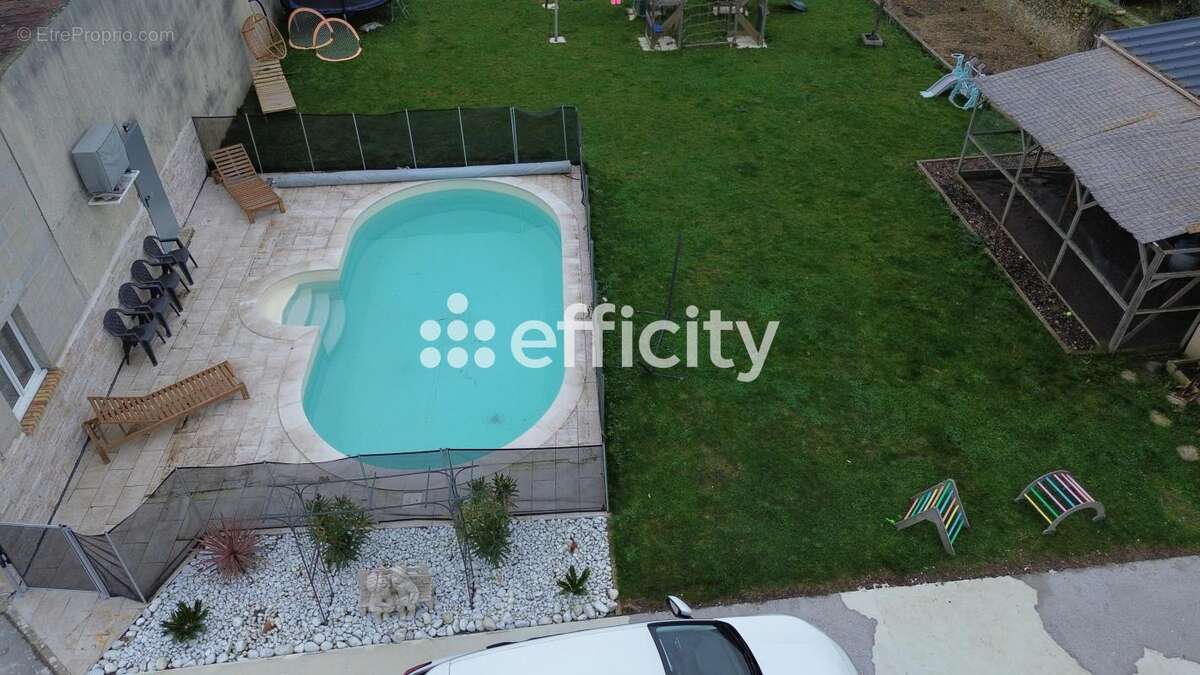 Maison à BAILLEUL-SUR-THERAIN