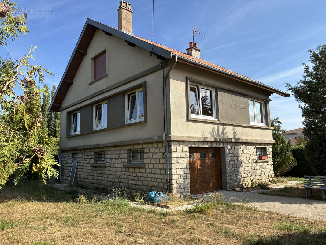 Pavillon à rénover entièrement, élevé sur sous-sol complet - photo 4