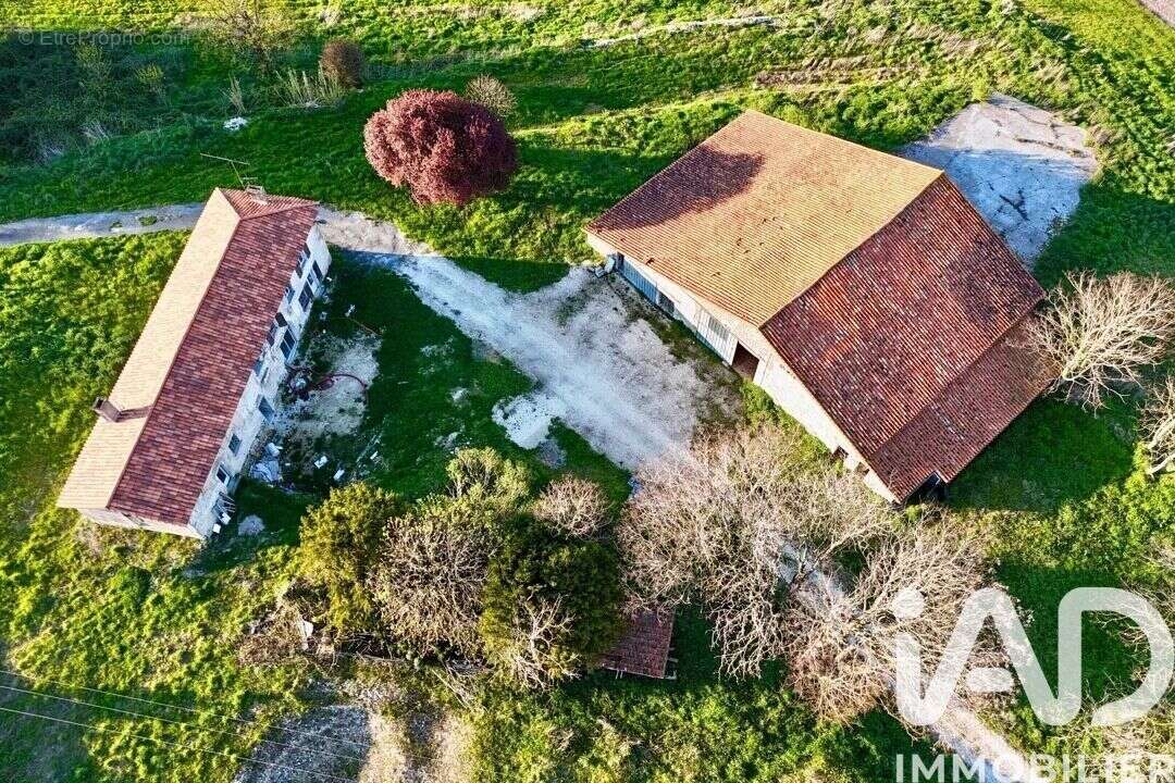 Maison 152 m² à Nanteuil-Auriac-De-Bourzac  - photo 4