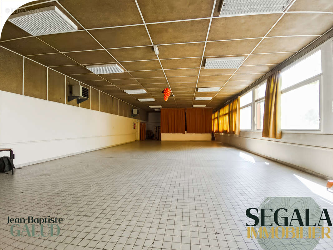 Commerce à BLAYE-LES-MINES