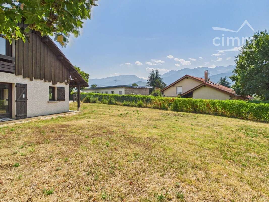 Saint-Nazaire-les-Eymes – Maison dauphinoise avec grand terrain plat et vue sur les massifs - photo 13
