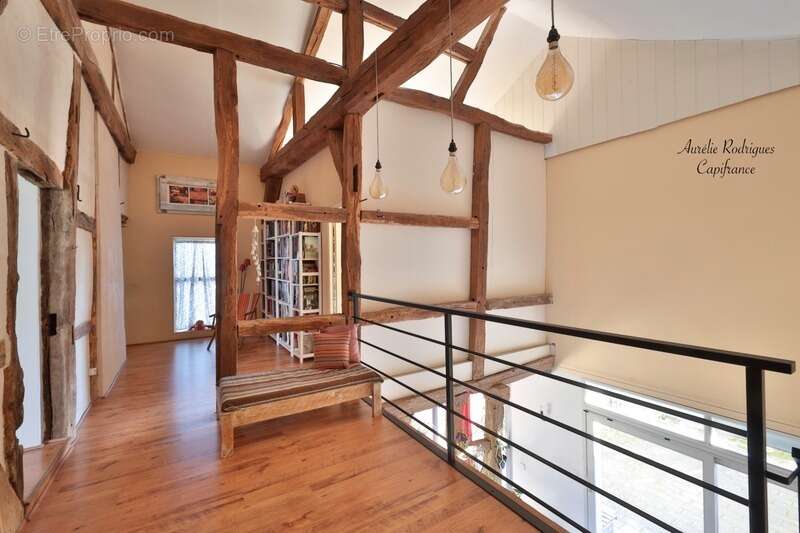 Maison à BAGE-LE-CHATEL