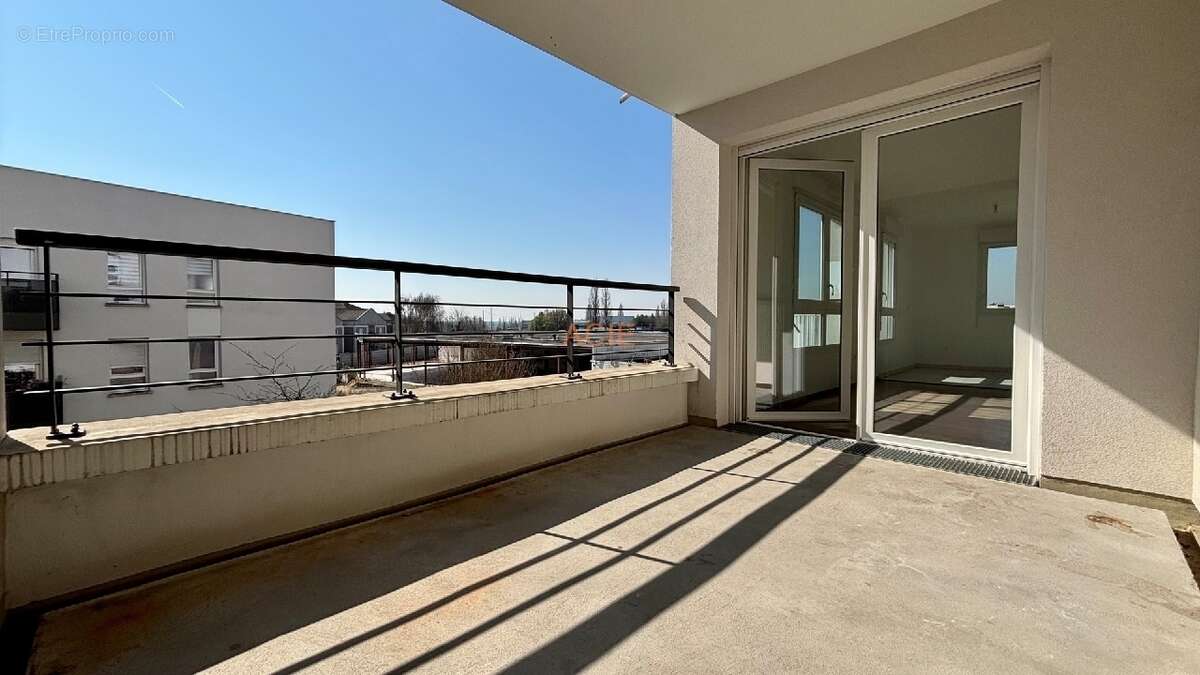 Appartement à LOUVRES