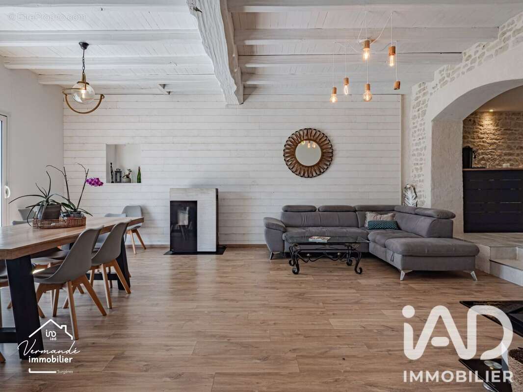 Maison 265 m² à Tonnay-Boutonne  - photo 4