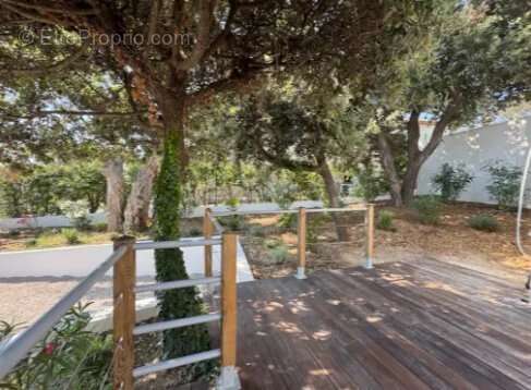 Appartement à ROQUEBRUNE-SUR-ARGENS