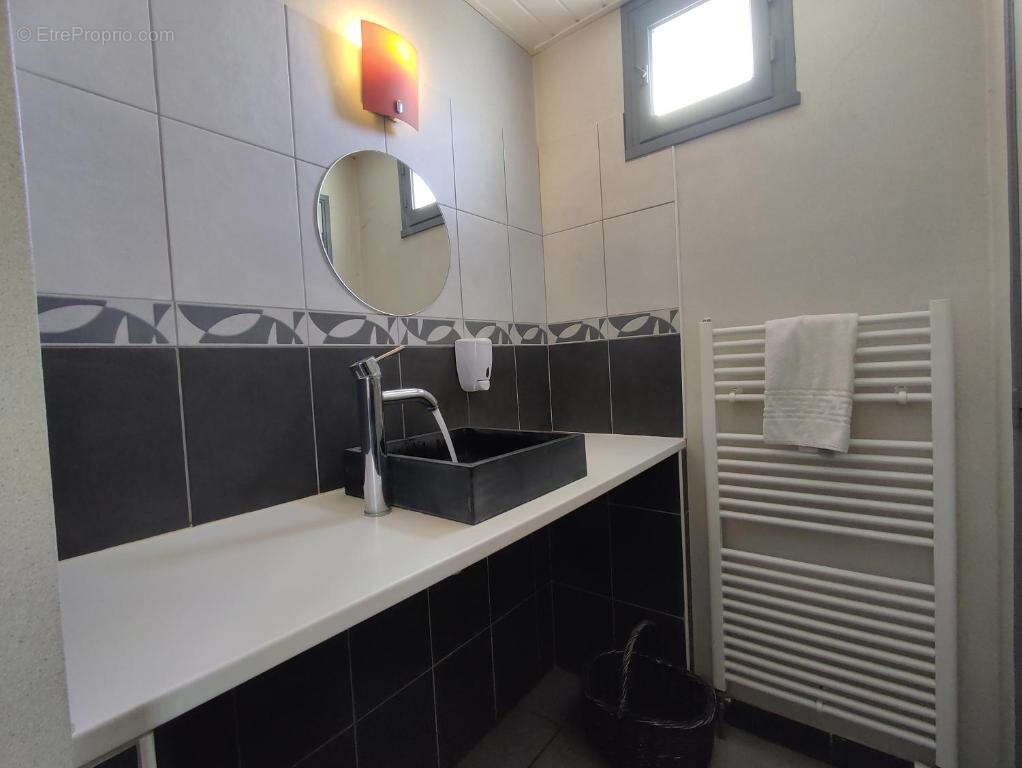 Commerce à PONT-SUR-YONNE