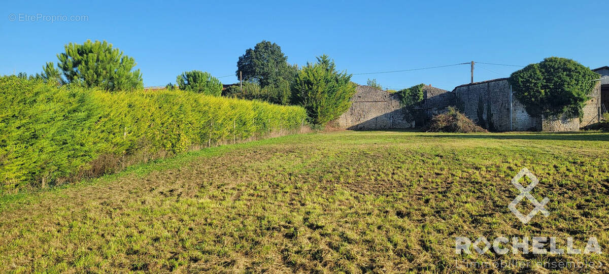 Terrain à AULNAY