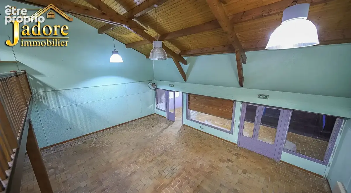 Ensemble immobilier rénové - photo 29