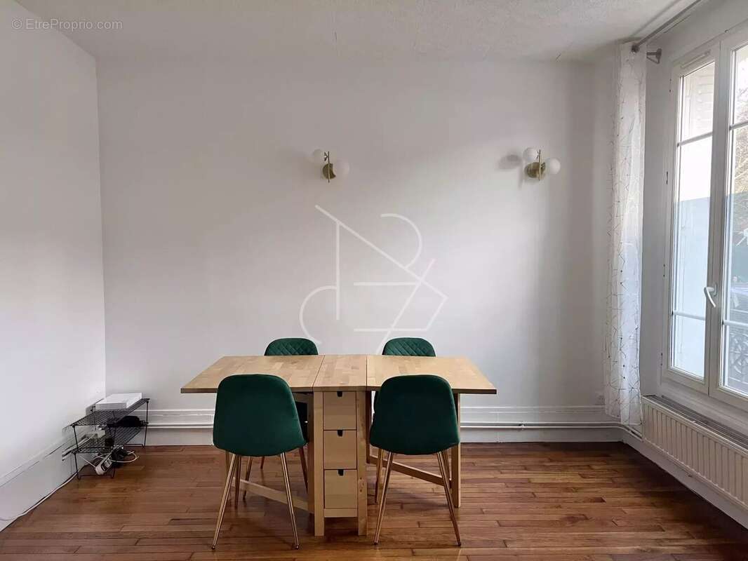 Appartement à COURBEVOIE
