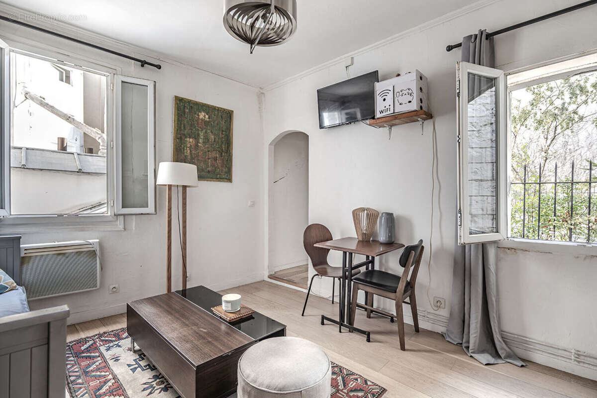 Appartement à PARIS-17E