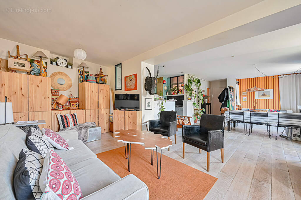 Appartement à PARIS-10E