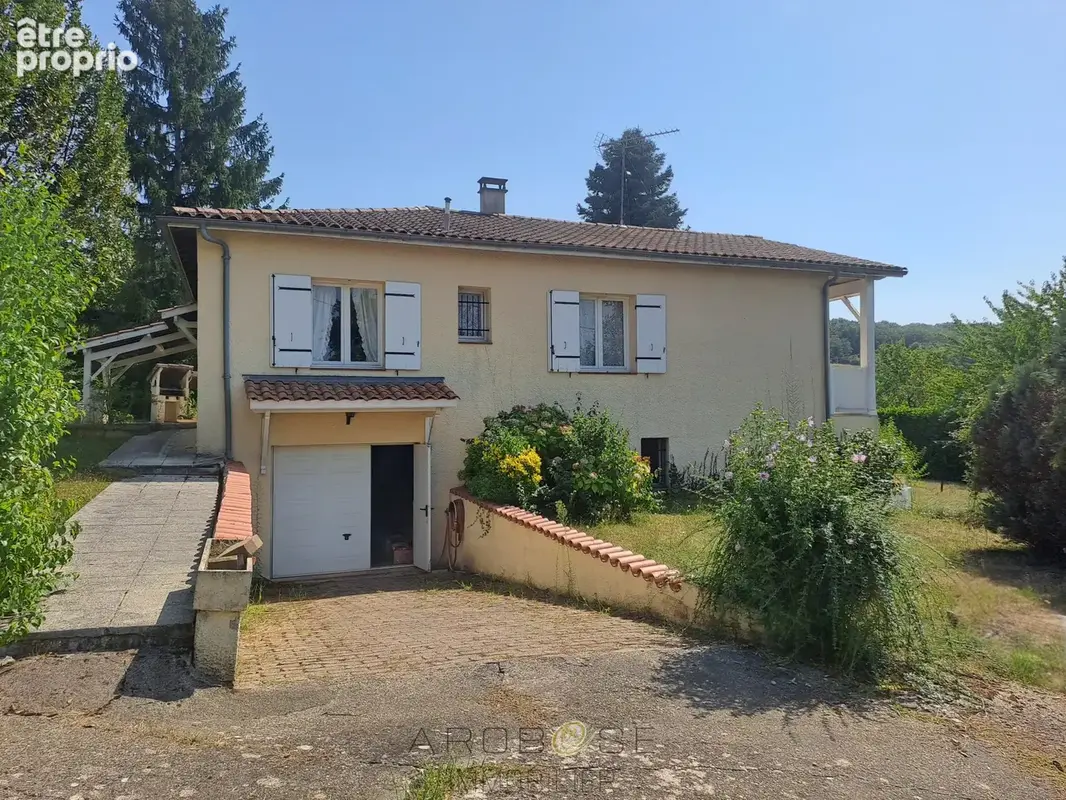 Maison familiale avec logement indépendant et terrain arboré - photo 16