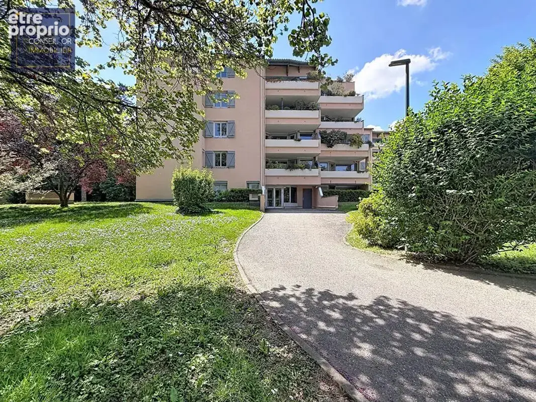 Appartement à SAINT-GENIS-LAVAL