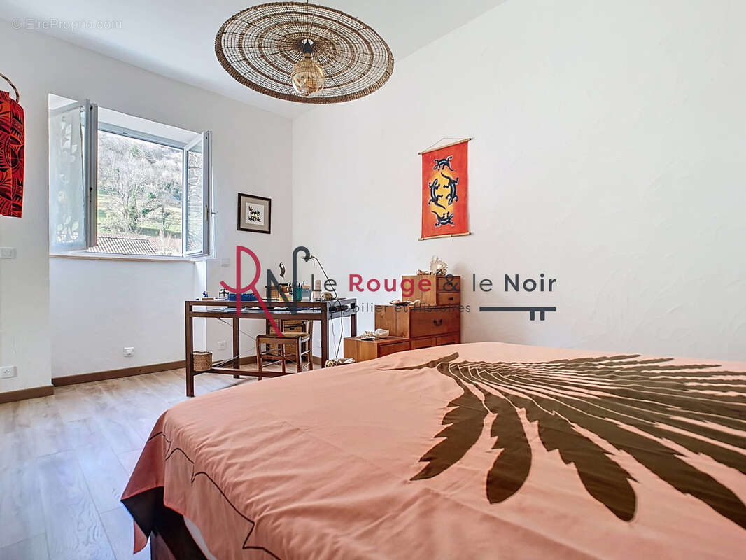 Maison à SAINT-VINCENT-DE-MERCUZE