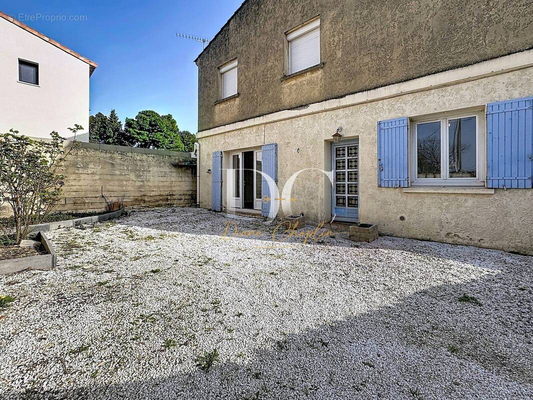 Appartement à MORIERES-LES-AVIGNON
