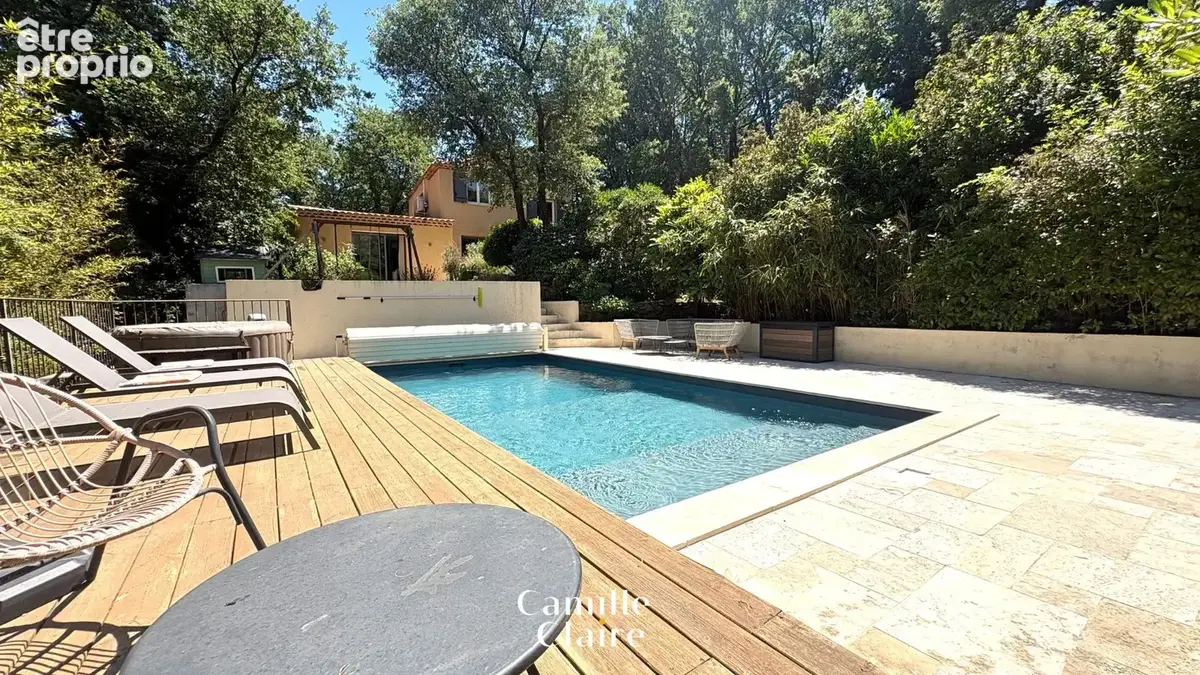 Maison T5 avec piscine et terrain 1200 m2 commune de Mimet. - photo 16