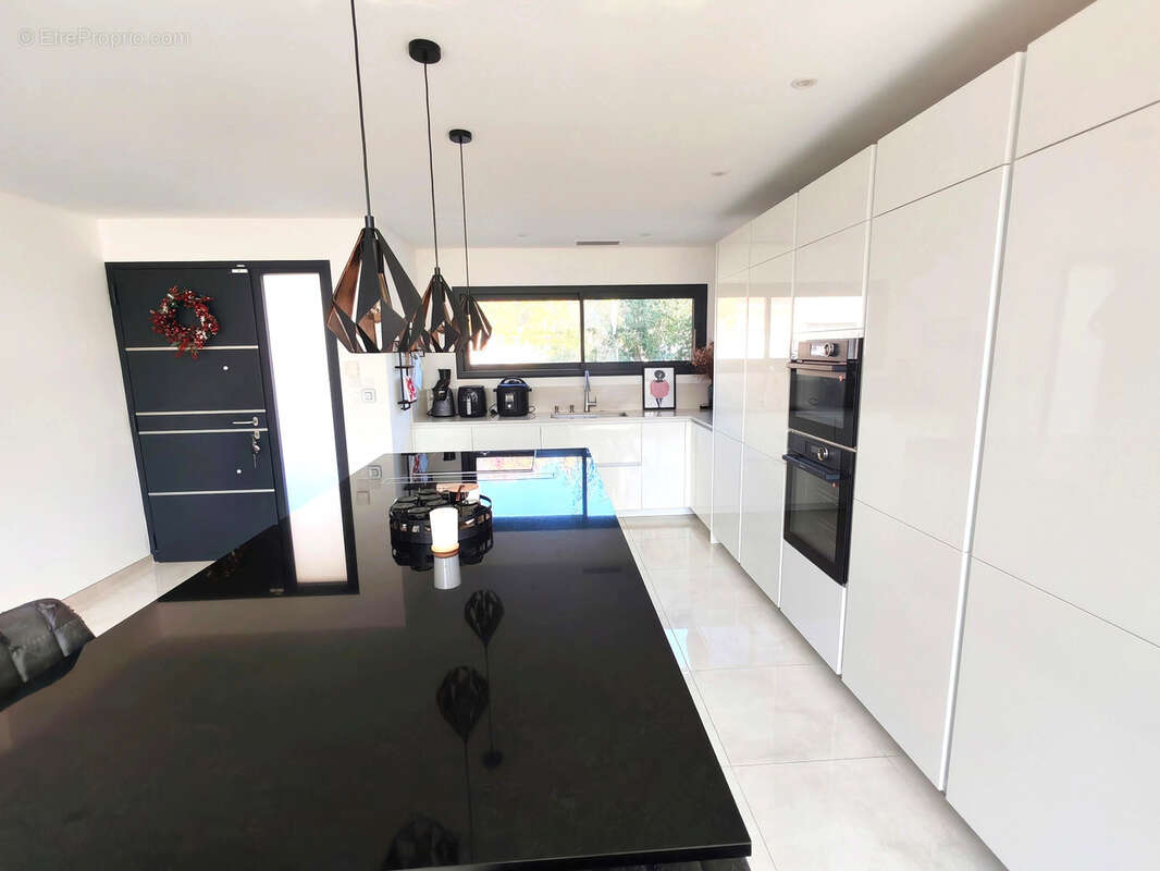 Maison à VILLENEUVE-DE-LA-RAHO