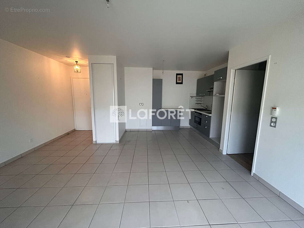 Appartement à EMERAINVILLE