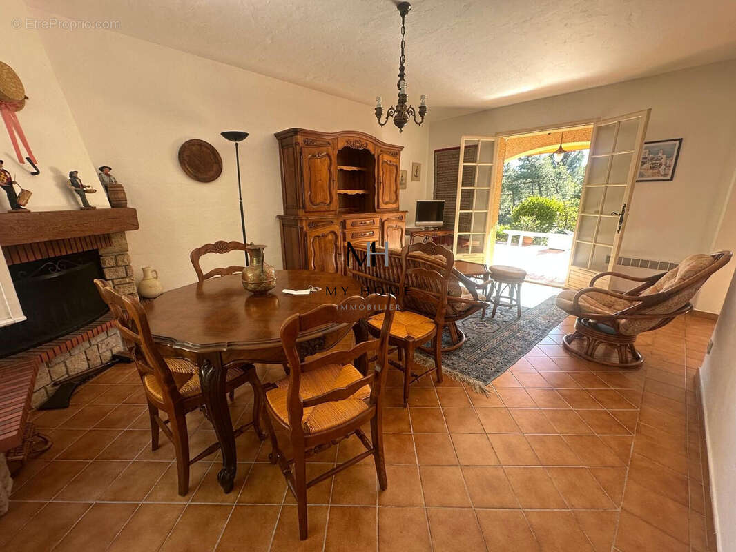 Maison à PLAN-DE-LA-TOUR